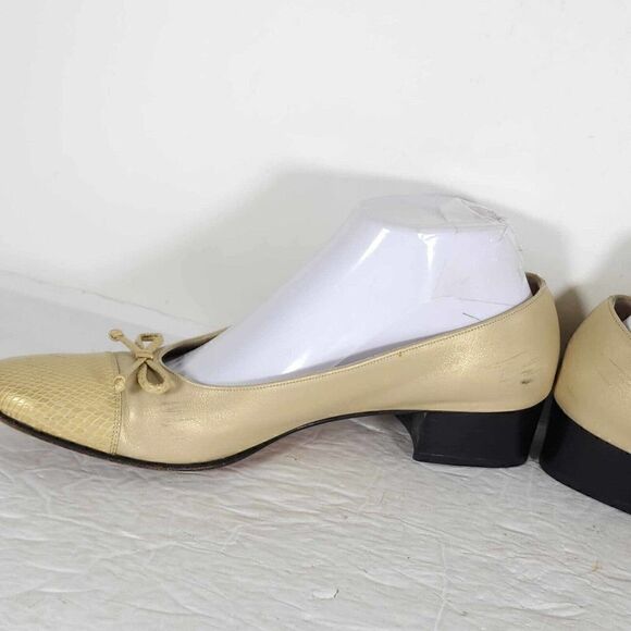 Salvatore Ferragamo Women's US 9 4A Gold Leather Cap Toe Bow Pump Shoes - Picture 6 of 14